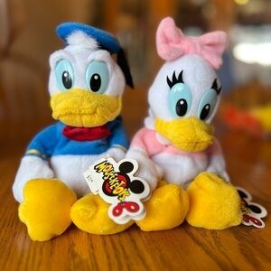 NEW WITH TAGS - Set of 2 VINTAGE 1990’s Disney Parks Donald & Daisy Duck Plushes
